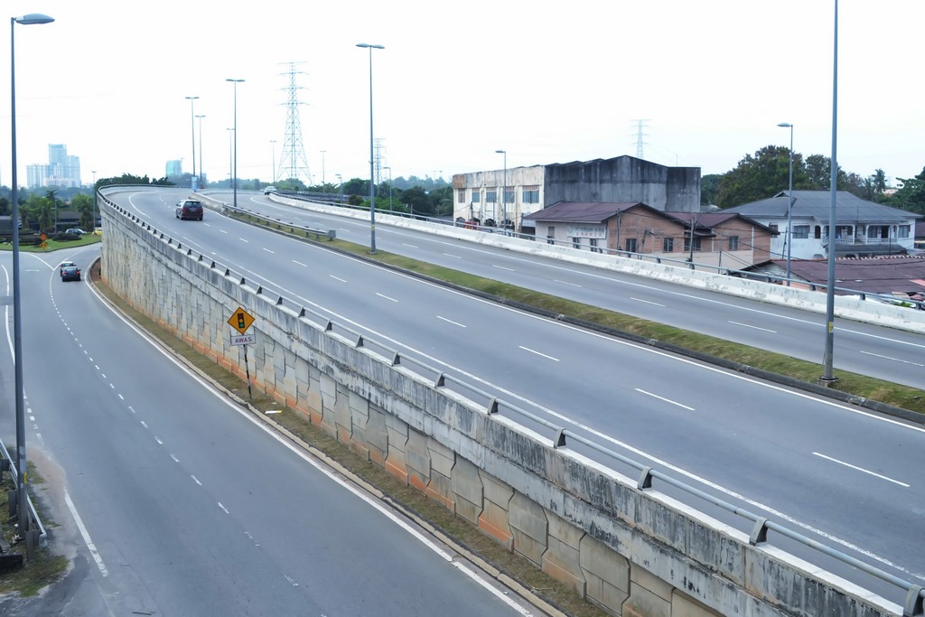 Membaik Pulih dan Menaik Taraf Jalan Muar - Melaka - Alor Gajah - Simpang Ampat